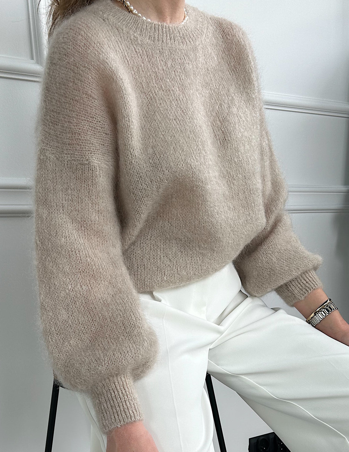 Puszysty sweter damski z cienkiego moheru SKY