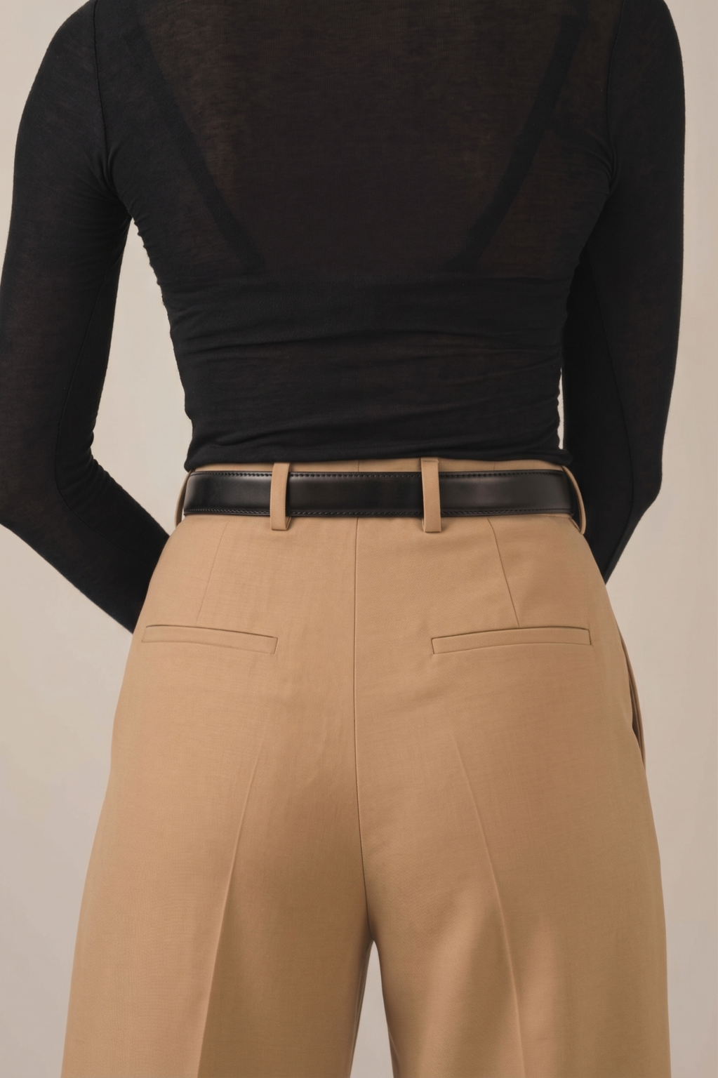 Klasyczne beżowe spodnie wide leg Gloria Beige