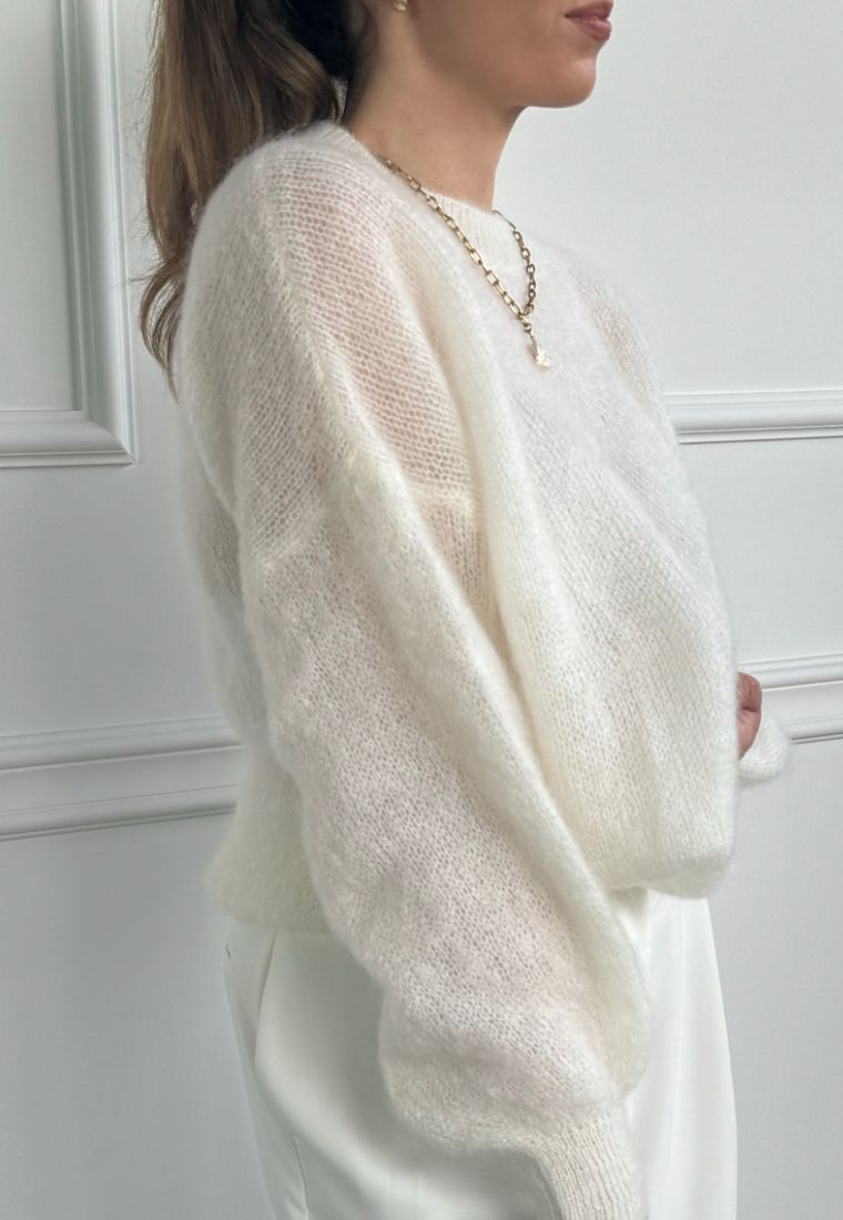 Puszysty sweter damski z cienkiego moheru SKY