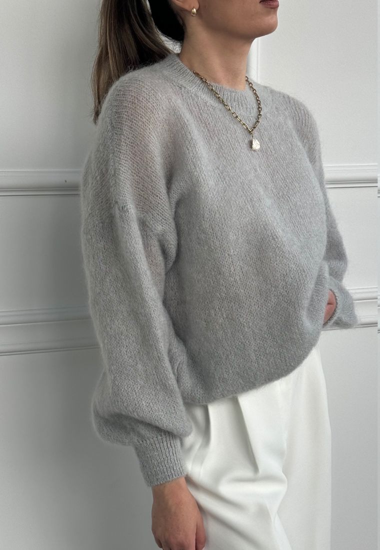 Puszysty sweter damski z cienkiego moheru SKY