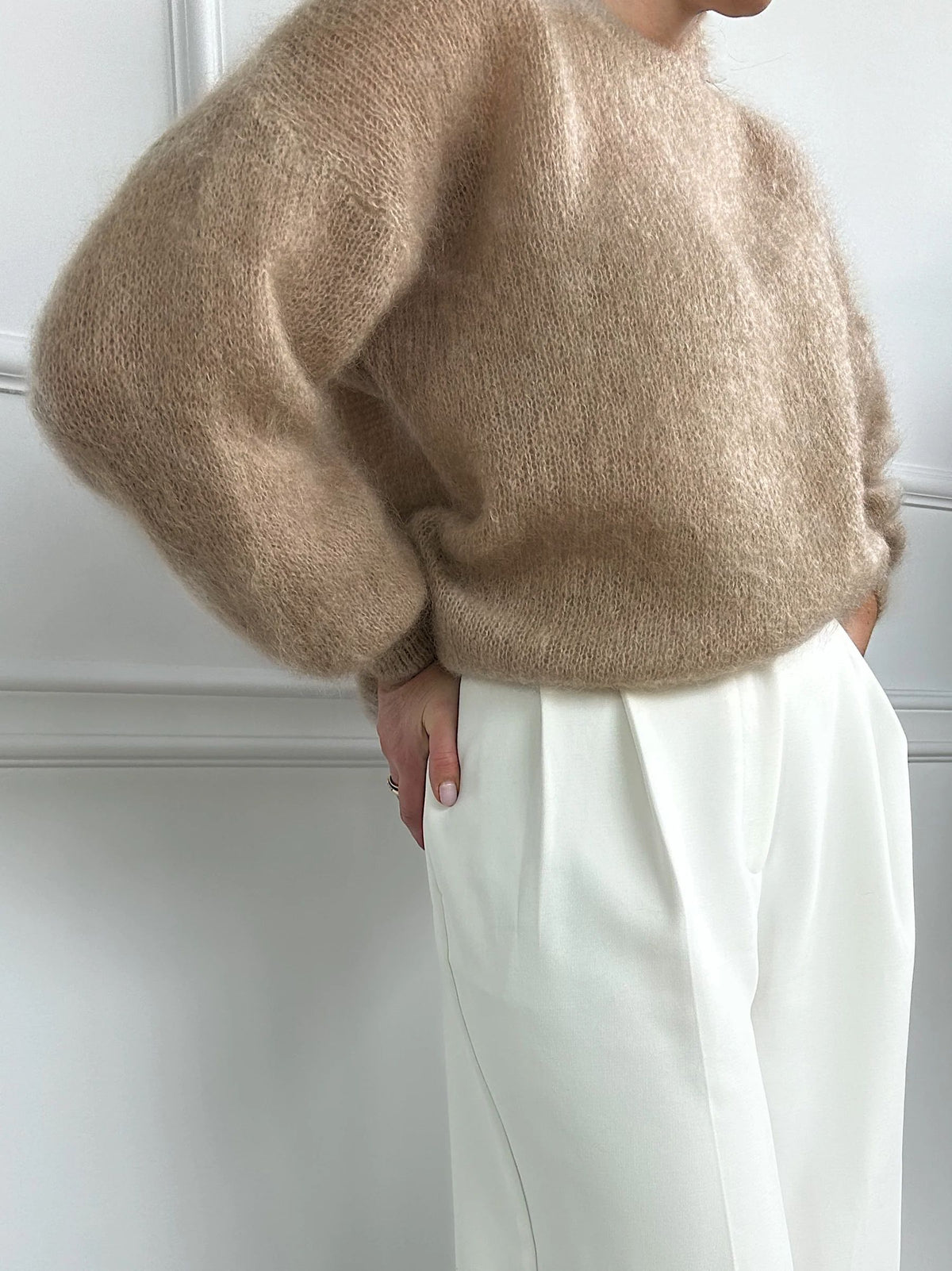 Puszysty sweter damski z cienkiego moheru SKY