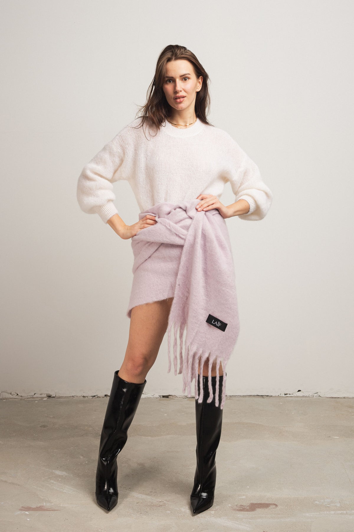 Puszysty sweter damski z cienkiego moheru SKY