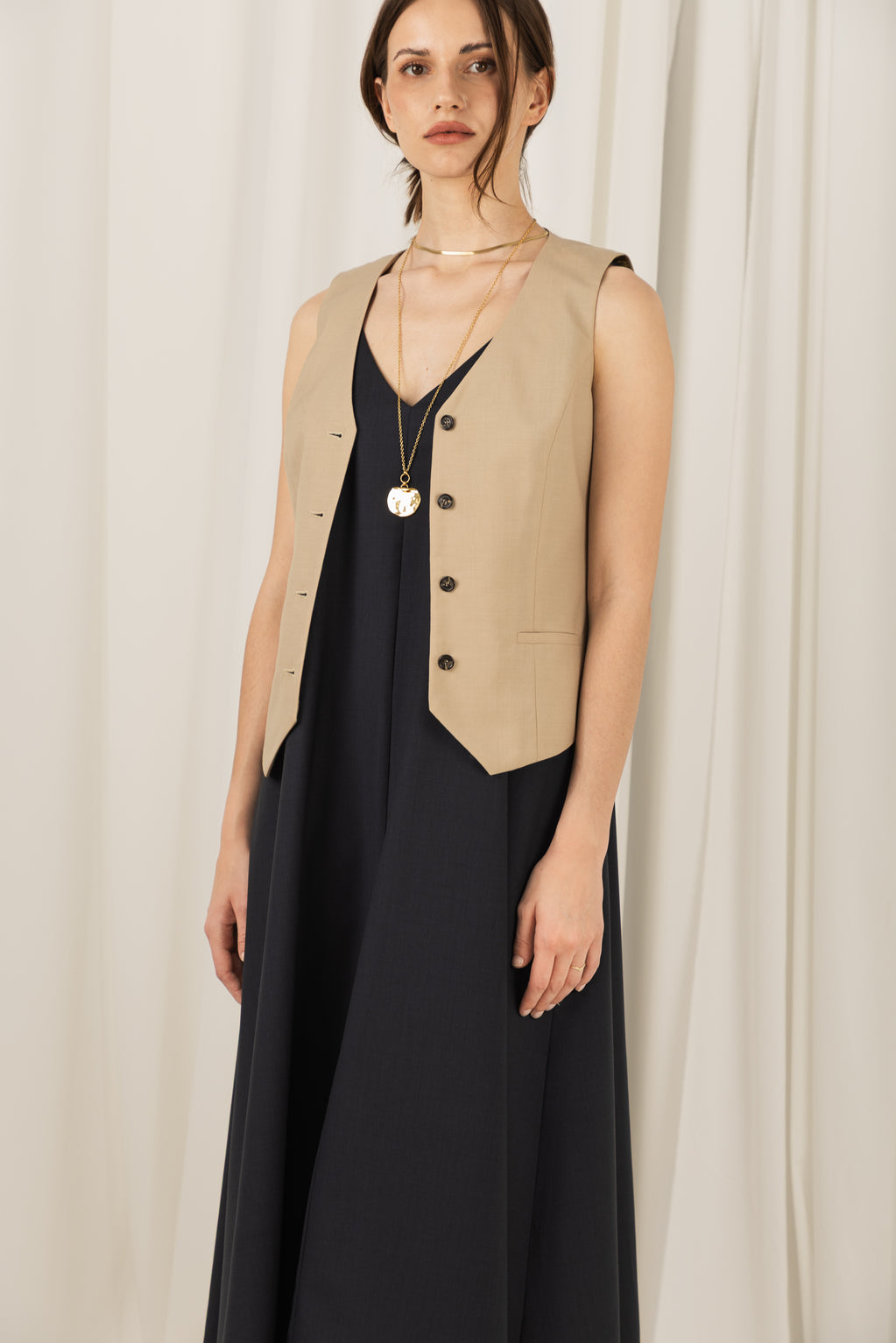 Klasyczna elegancka beżowa kamizelka Gloria Beige