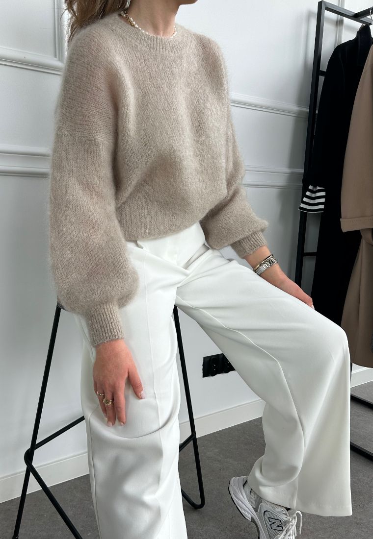 Puszysty sweter damski z cienkiego moheru SKY